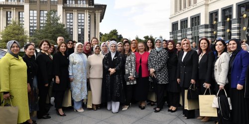 المرأة والأسرة والمجتمع في نهج وسياسات حزب العدالة والتنمية المرأة والأسرة والمجتمع في نهج وسياسات حزب العدالة والتنمية